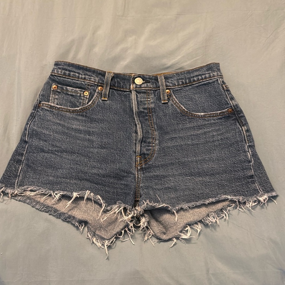 Levi’s women’s denim shorts 28